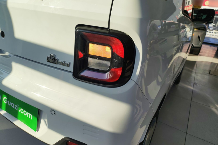 吉利银河 2024款 熊猫mini 200km 耐力熊车身外观6006