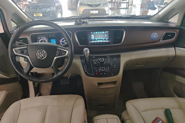 别克GL8 2018款 28T 尊贵型 国VI中控内饰12