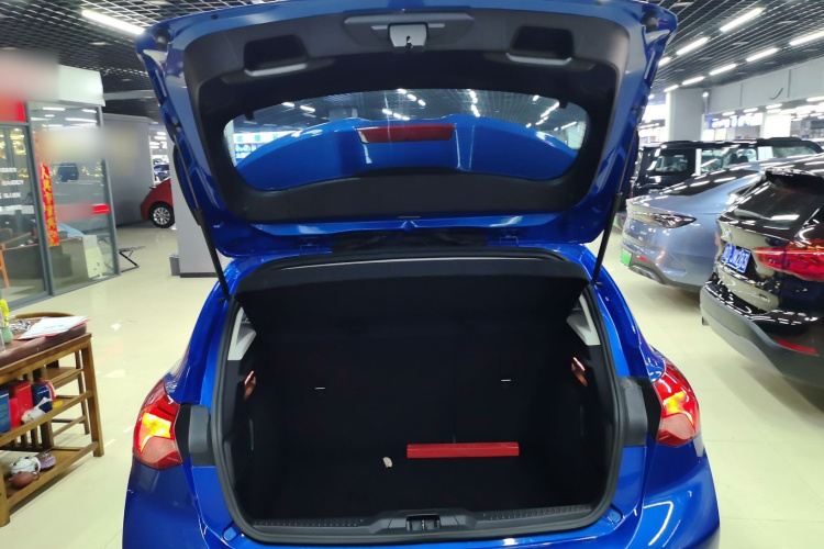 福特 福克斯 2020款 两厢 EcoBoost 180 自动锋潮型机舱底盘23