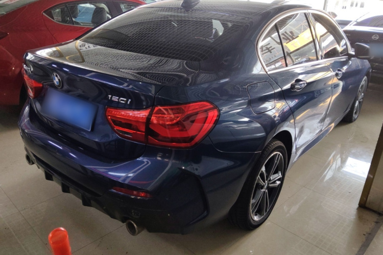 宝马1系 2021款 改款 120i M运动版车身外观7