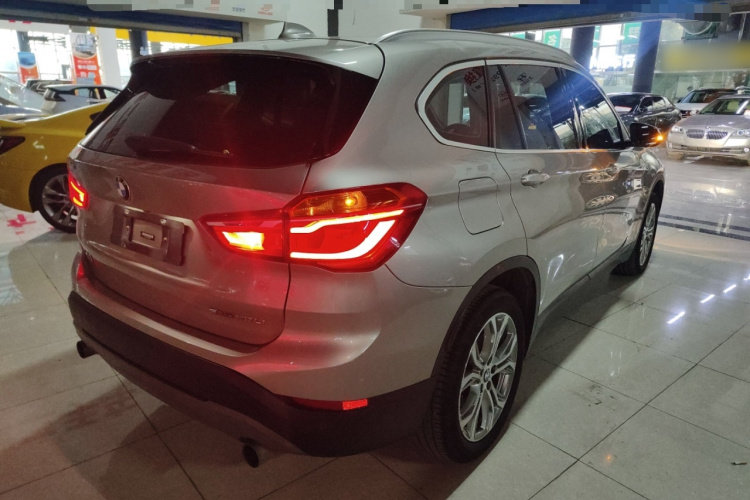 宝马X1 2019款 sDrive20Li 领先型车身外观7