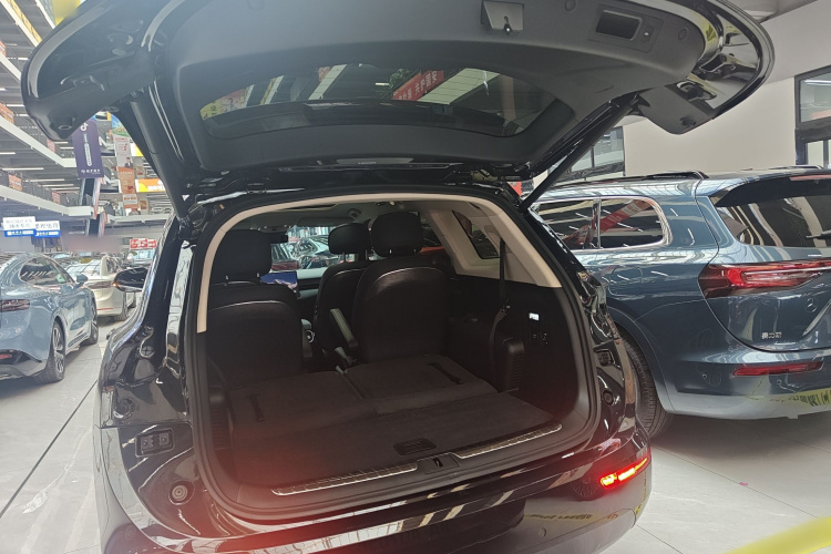 鸿蒙智行 问界M7 2022款 1.5T 四驱旗舰版机舱底盘23