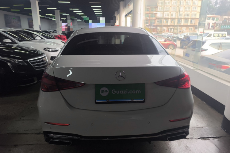 奔驰C级 2024款 改款 C 200 L 运动版车身外观6