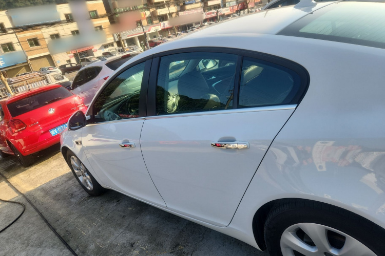 别克 君威 2015款 1.6T 精英技术型车身外观4