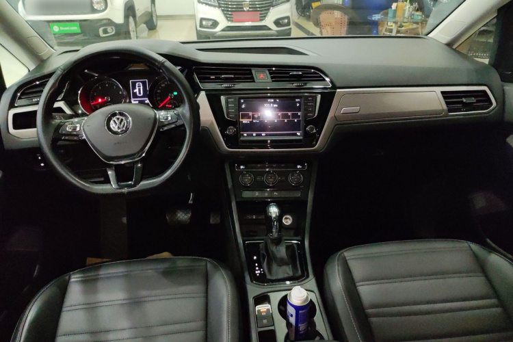 大众 2018款 途安L 280TSI DSG舒适版 7座 国V中控内饰7002
