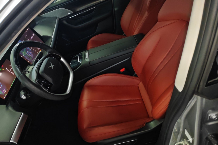 小鹏P7 2022款 670N+中控内饰19