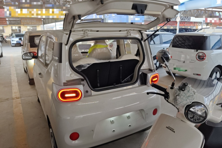 五菱汽车 宏光MINIEV 2024款 第三代 215km 青春版机舱底盘23