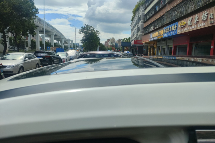 日产 奇骏 2019款 2.0L CVT智联舒适版 2WD车身外观57