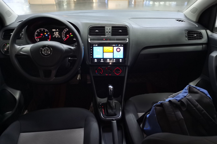 大众 Polo 2016款 1.4L 自动风尚型中控内饰12