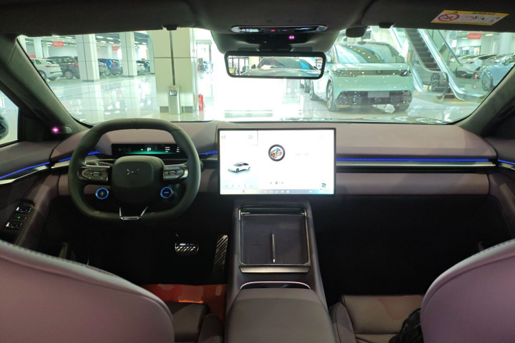 小鹏P7 2025款 702 长续航 Ultra中控内饰7002