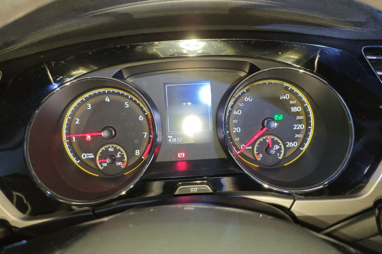 大众 2021款 途安L 280TSI DSG舒适版 7座局部细节14