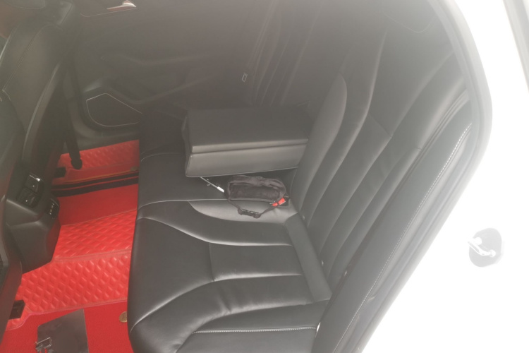 红旗H5 2019款 30TD 灵动版中控内饰21