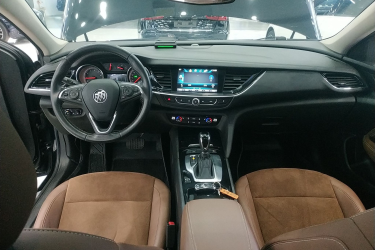 别克 君威 2019款 20T 精英型 国VI中控内饰12