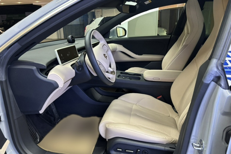 蔚来ET5 2022款 75kWh车身外观6008