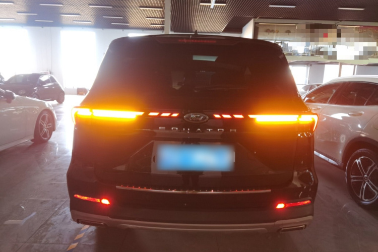 福特 领裕 2023款 EcoBoost 225 尊领型 7座（2/2/3）车身外观6