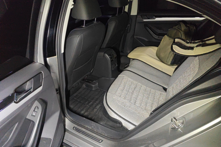 大众 速腾 2018款 1.6L 自动舒适型中控内饰21