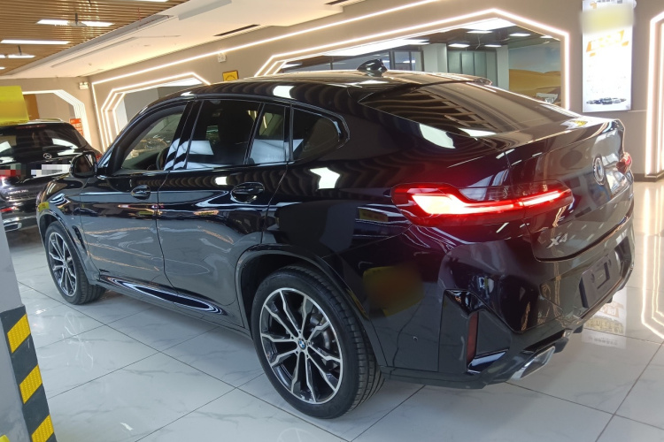宝马X4 2022款 xDrive 30i M运动套装车身外观6003