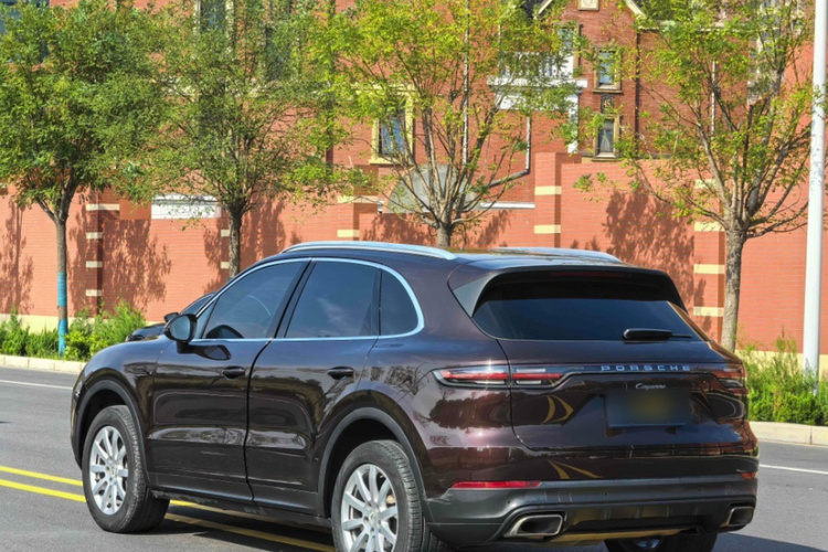 保时捷 2018款 Cayenne 3.0T车身外观6005