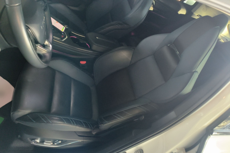 领克05 2020款 2.0TD 两驱耀Halo局部细节19