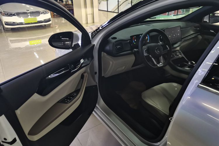 比亚迪 秦PLUS 2023款 冠军版 DM-i 55KM领先型中控内饰20