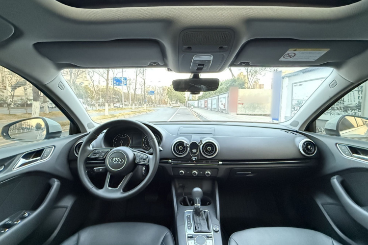 奥迪A3 2020款 Limousine 35 TFSI 时尚型 国VI中控内饰7001