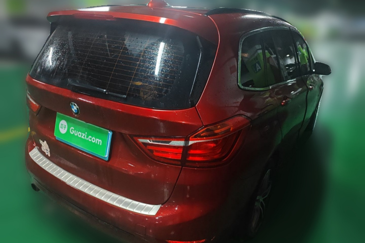 宝马2系多功能旅行车 2015款 218i 运动设计套装车身外观6005