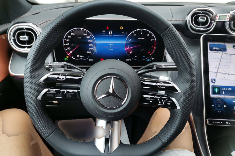 奔驰GLC 2024款 GLC 260 L 4MATIC 豪华型 5座局部细节13