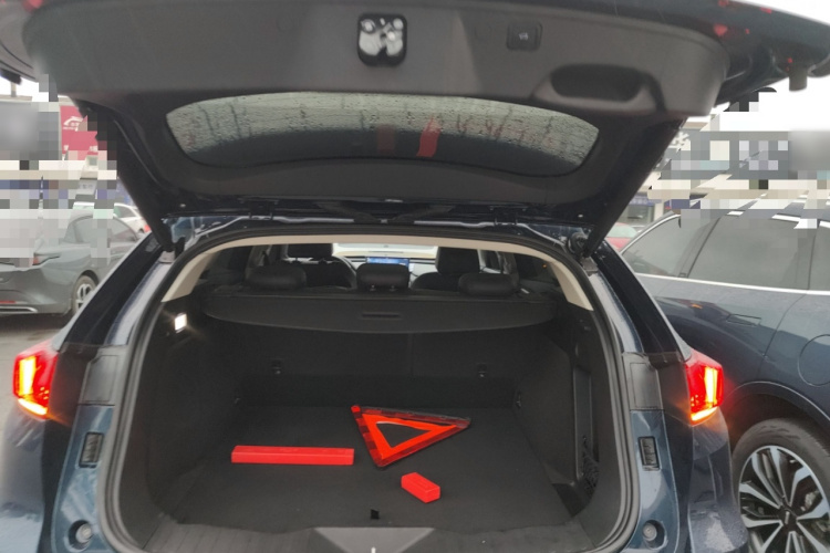 魏牌 VV7 2020款 2.0T 旗舰型机舱底盘23