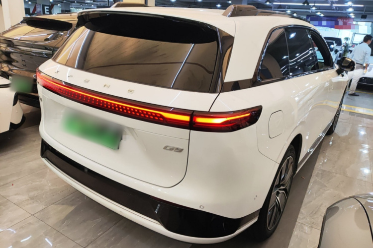 小鹏G9 2022款 702 Pro车身外观7