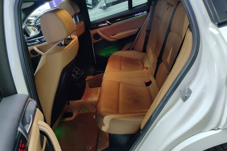 宝马X4 2016款 xDrive20i M运动型中控内饰21