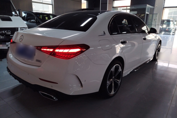 奔驰C级 2022款 C 260 L 皓夜运动版车身外观7