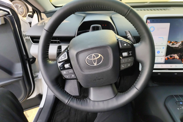 丰田bZ5 2025款 550 PRO智行版中控内饰13