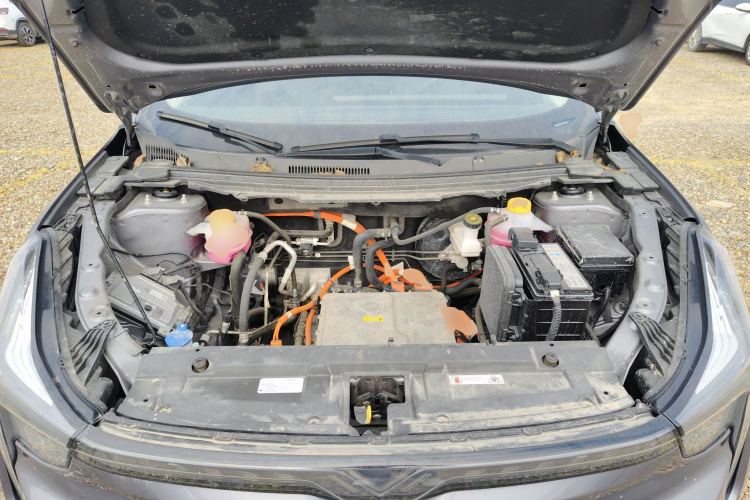 哪吒汽车 2023款 哪吒U-Ⅱ 400 U秀版 磷酸铁锂机舱底盘24