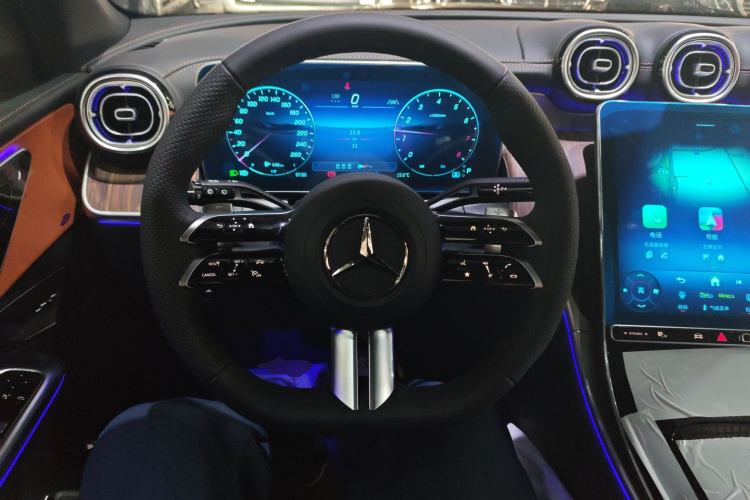奔驰GLC 2025款 改款 GLC 300 L 4MATIC 动感型 5座中控内饰13