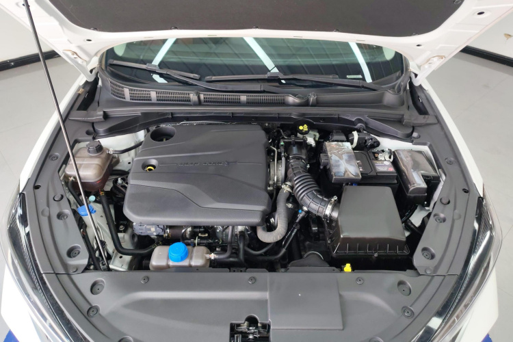 长安 逸动 2023款 畅享版 PLUS 蓝鲸NE 1.4T GDI DCT尊贵版机舱底盘24