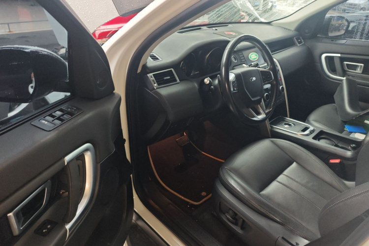 路虎 发现神行 2018款 240PS SE版中控内饰20