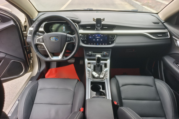吉利汽车 帝豪 2018款 1.5L CVT向上互联版中控内饰7002