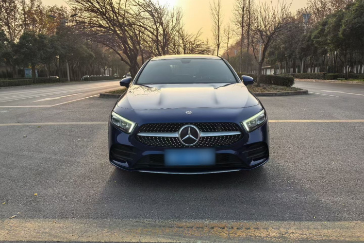 奔驰A级 2020款 改款 A 200 L 运动轿车动感型车身外观6006