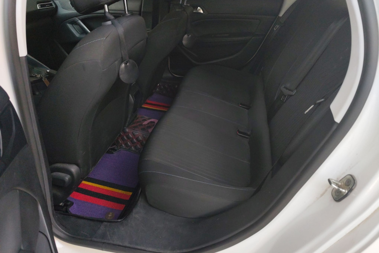 标致308 2018款 1.6L 自动时尚版中控内饰21