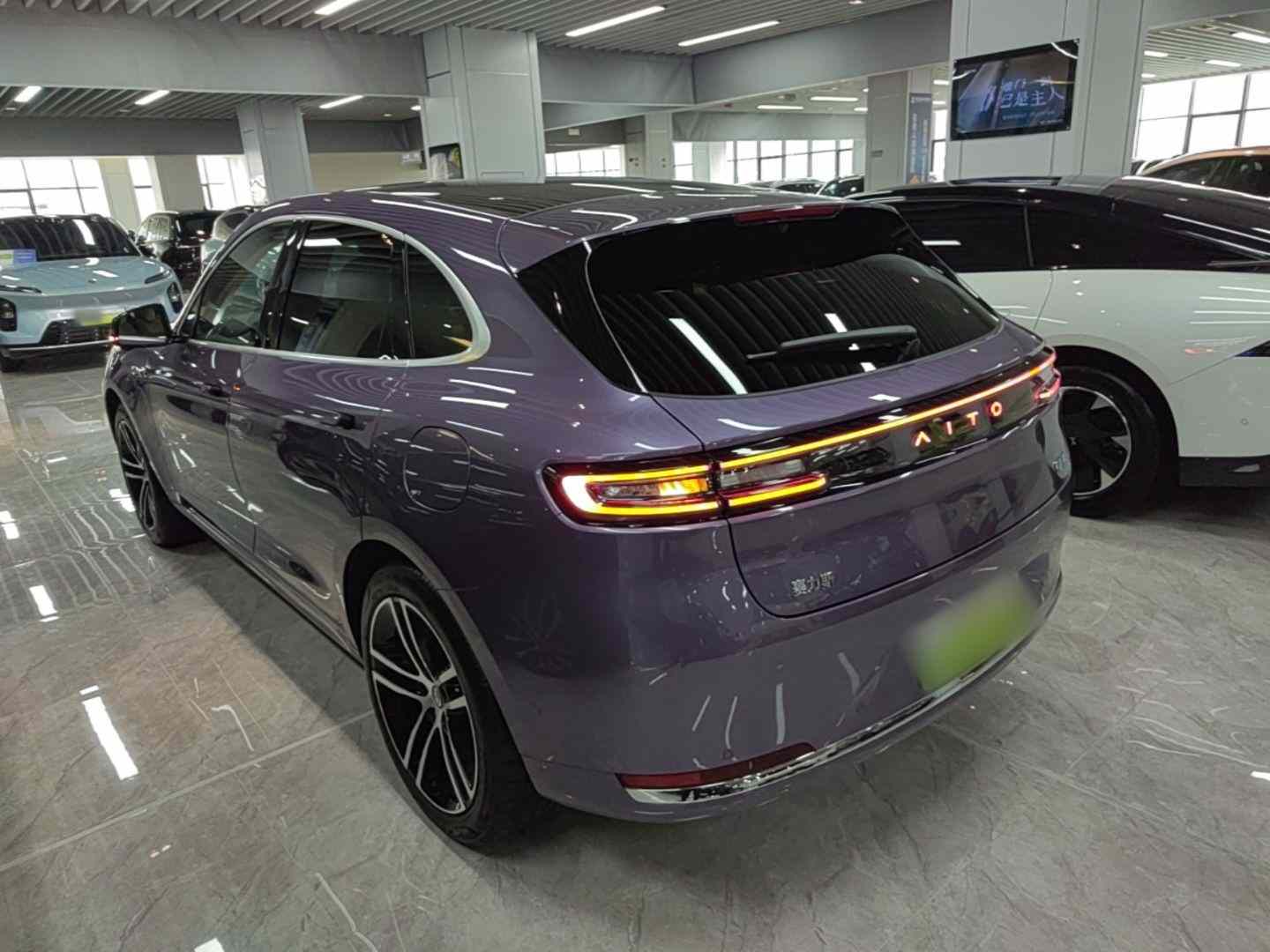 鸿蒙智行 问界M5 2025款 增程   Ultra 四驱版(3)