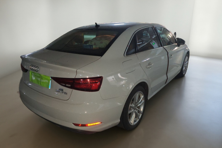 奥迪A3 2018款 30周年年型 Limousine 35 TFSI 进取型车身外观7