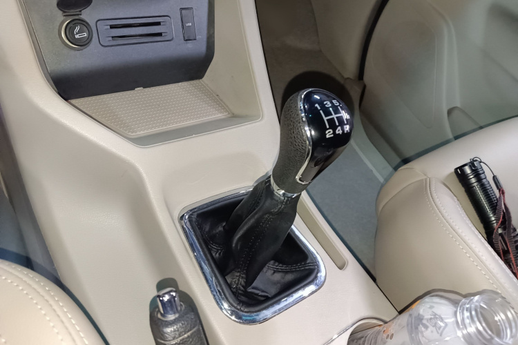 东风风行 菱智 2019款 M5L 1.6L 7座豪华型 国VI局部细节18