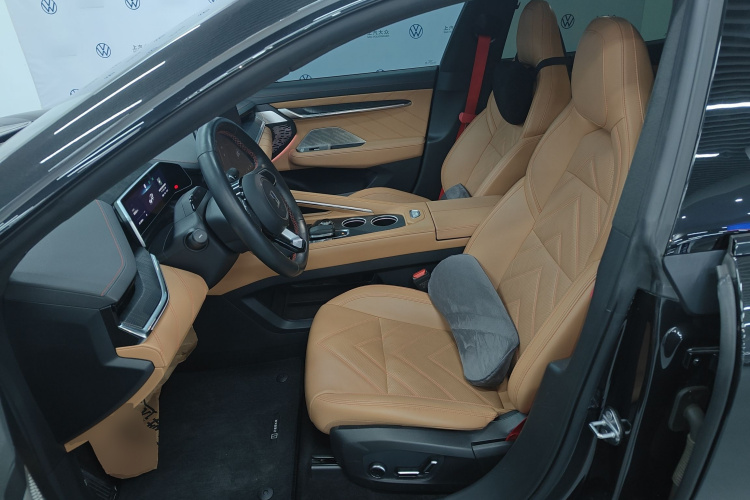 极氪001 2021款 超长续航双电机 YOU版中控内饰19