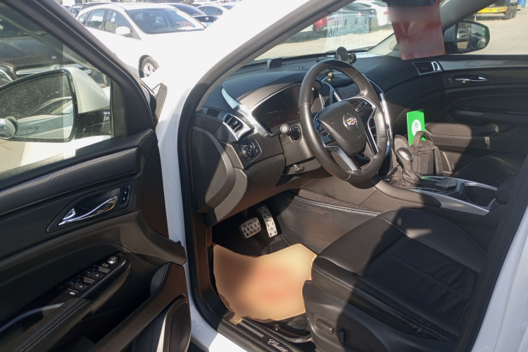 凯迪拉克SRX 2015款 3.0L 舒适型中控内饰20