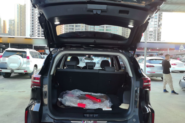 捷途X70S 2022款 1.5T DCT活力版 7座局部细节23