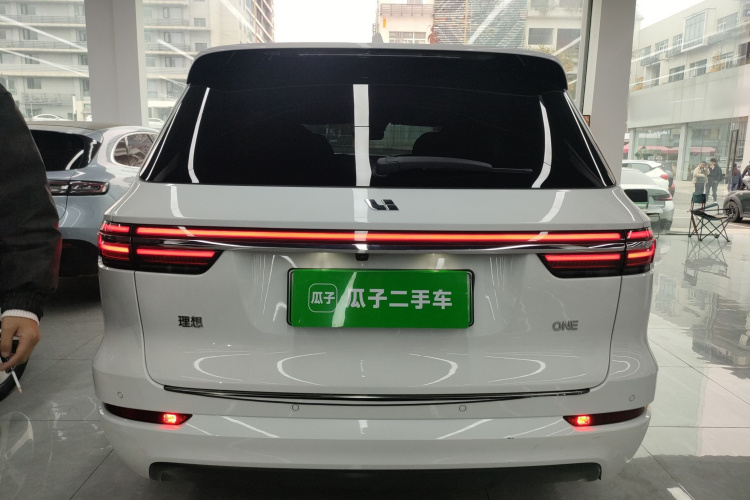 理想汽车 理想ONE 2021款 增程6座版车身外观6