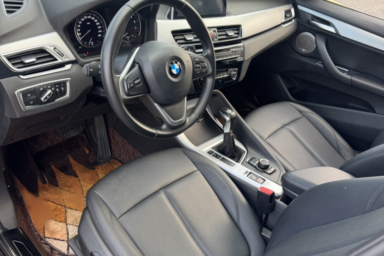 宝马X1 2018款 sDrive18Li 时尚型中控内饰7001