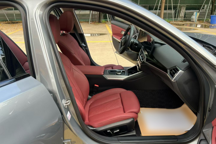 宝马3系 2024款 325Li M运动曜夜套装中控内饰7004