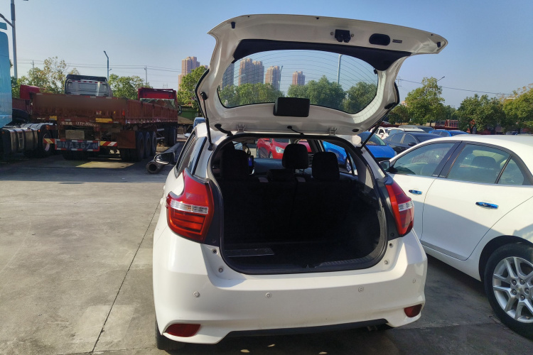 丰田 YARiS L 致炫 2020款 1.5L CVT领先版机舱底盘23