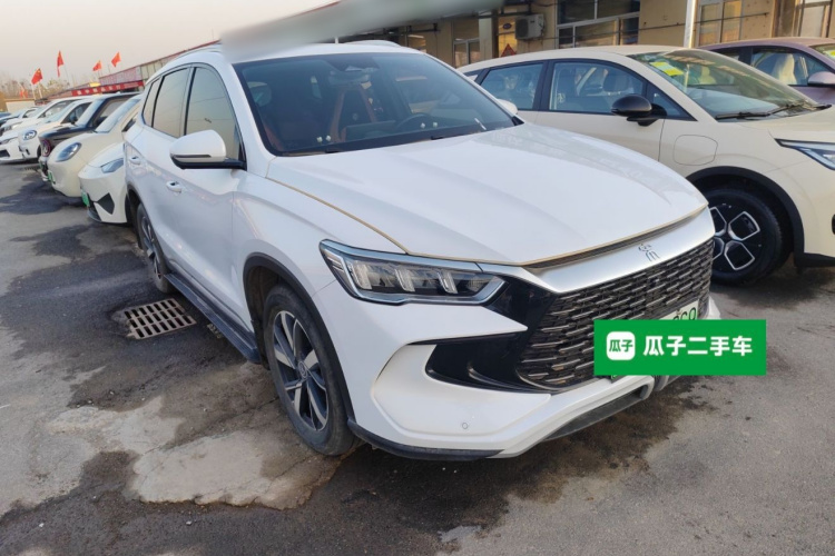 比亚迪 宋Pro新能源 2023款 冠军版 DM-i 71KM超越型车身外观3